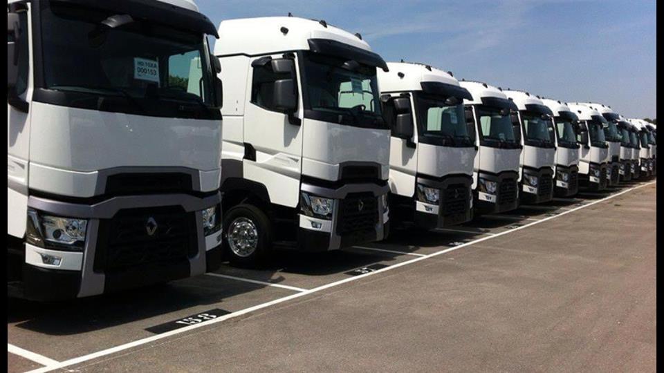 Renault-in-white.jpg